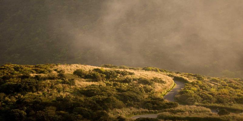 山东康普兰PEEK特种工程塑料：赋能半导体设备精密部件的尖端复合材料解决方案