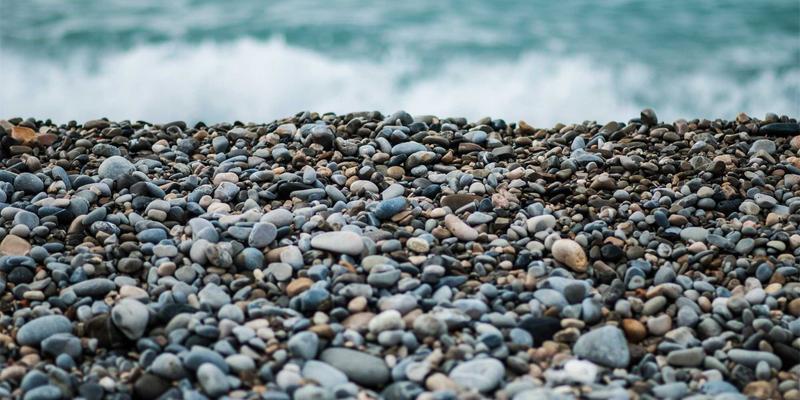 康普兰山东PEEK材料：人工关节与脊柱植入物精密注塑的定制化解决方案