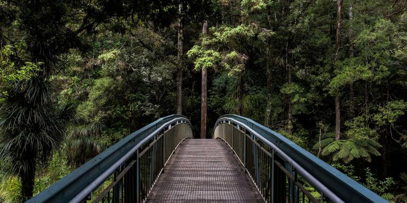 康普兰山东：工业塑料与定制塑料部件的卓越解决方案