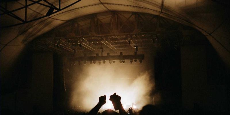 揭秘康普兰山东：半导体制造设备中定制塑料部件与复合材料的洁净室解决方案